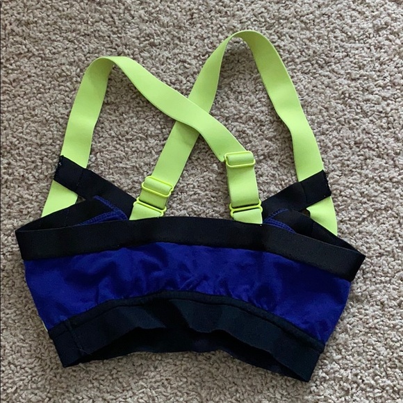 Aritzia Community Rasa Sports Bra - Picture 3 of 5